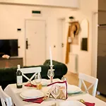 Nikola Infinity Apartament Mamaia
